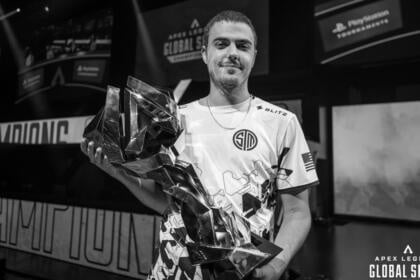 ImperialHal holding Apex Legends Global Series Championship trophy